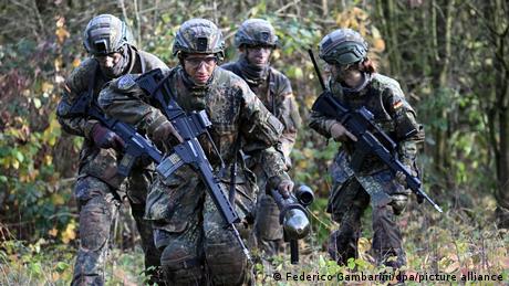 Kritik am neuen Wehrdienst in Deutschland