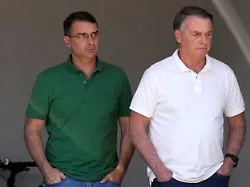 Mit Unterstützung des Vaters: Bolsonaro-Sohn bringt sich für Wahl 2026 in Stellung