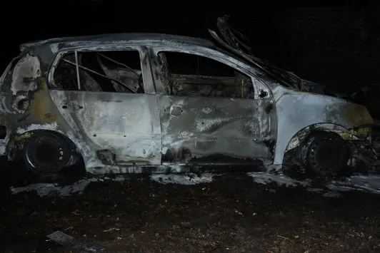 POL-GE: Gestohlenes Auto in Schalke ausgebrannt - Polizei sucht Zeugen