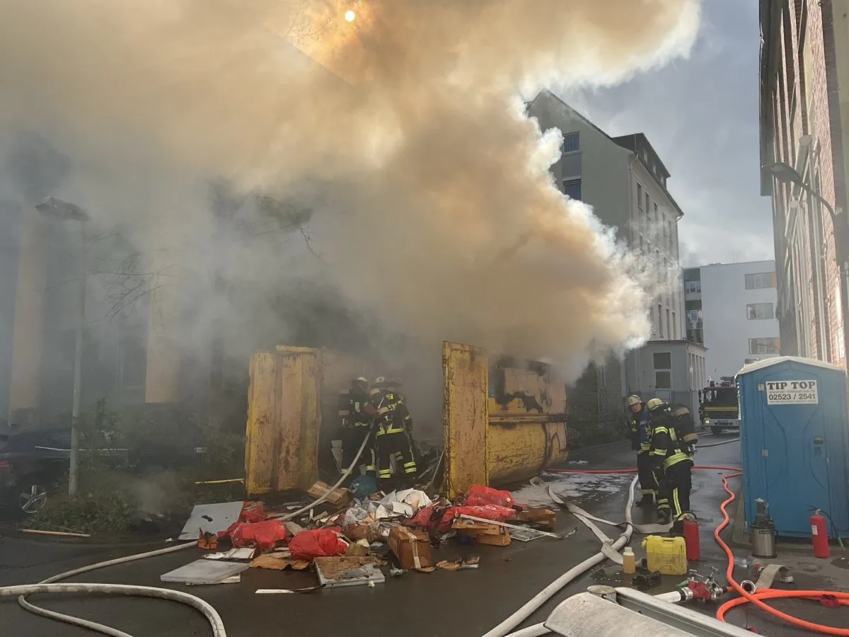 Brand beim Klinikum Dortmund – Rauchwolke sorgt für große Alarmierung
