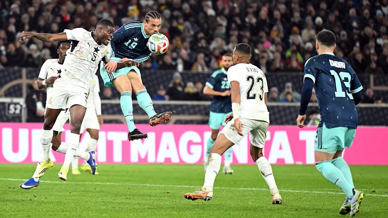 Nach Pfiffen gegen Sané - DFB-Stars gehen auf Stuttgart-Publikum los