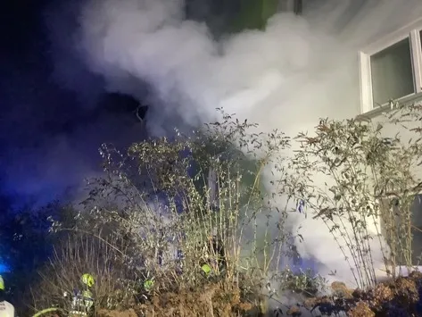 FW-GE: Kellerbrand in Mehrfamilienhaus
