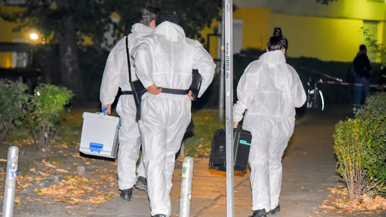 Mordkommission ermittelt - Senioren (74, 76) tot in Wohnung gefunden