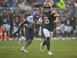 Super-GAU bei Pleite?: Chicago Bears verlieren Spiel und wohl auch Quarterback Caleb Williams