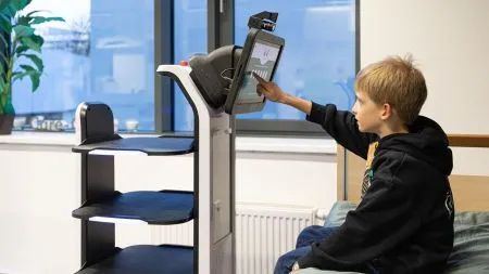 Digital-Health-Podcast: Roboter misst Vitaldaten bei Gehirnerschütterung