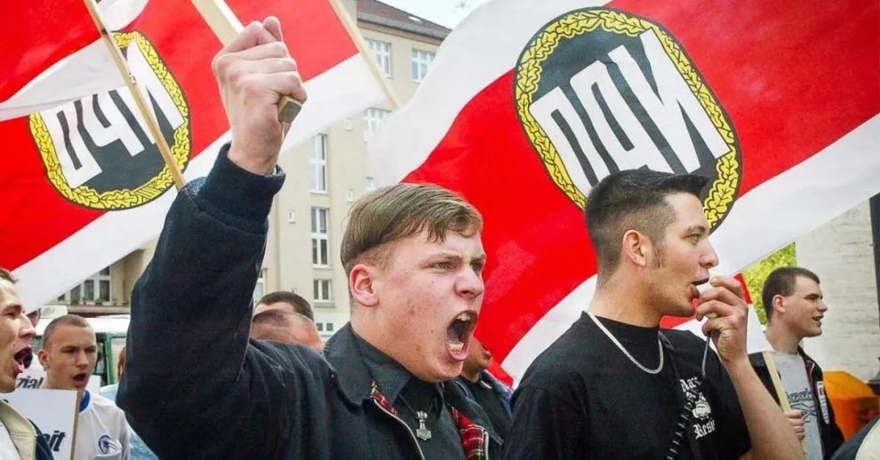 Im Auftrag des Staates – Neonazis, V-Männer und Agenten
