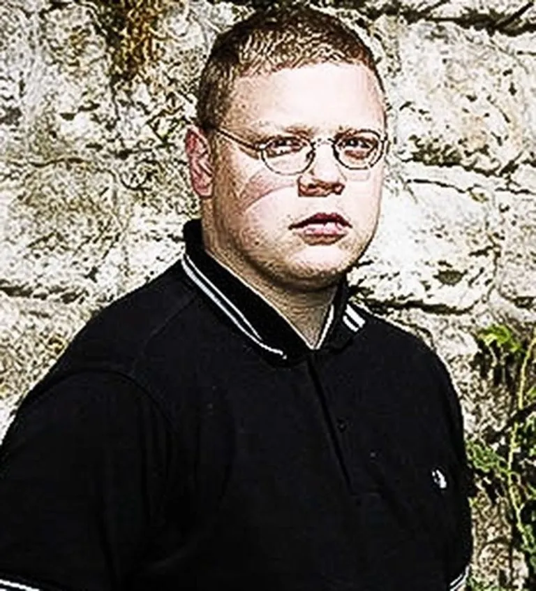 Im Auftrag des Staates – Neonazis, V-Männer und Agenten