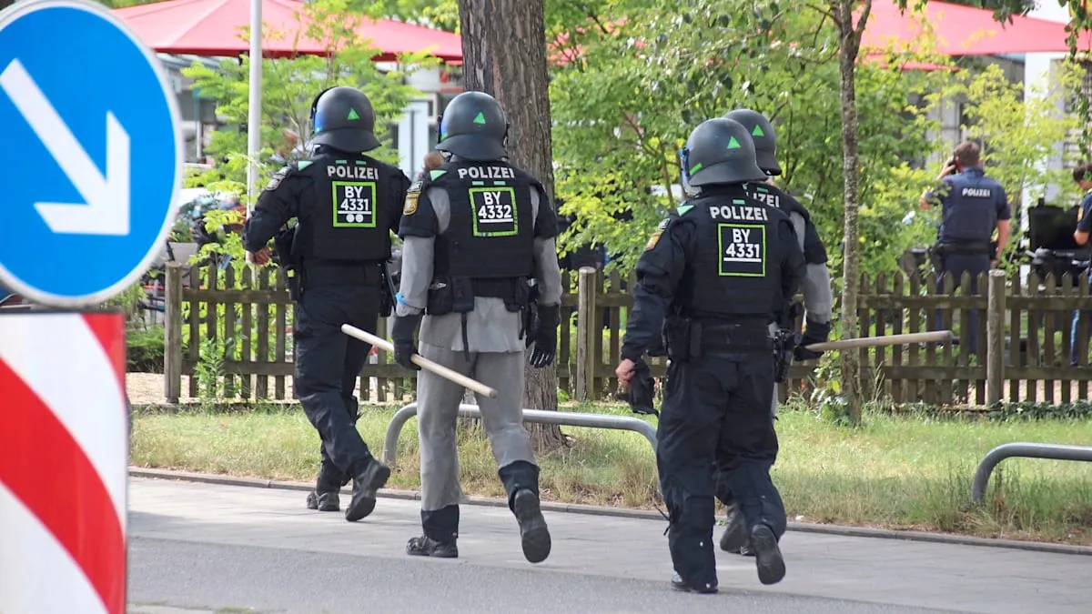 Geiselnahme in Bank in Regensburg – Person nach Messerangriff in Lebensgefahr