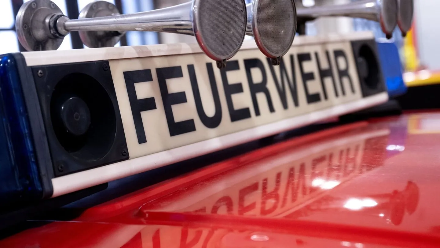 Rauch gemeldet: Grundschule nach Kabelbrand evakuiert