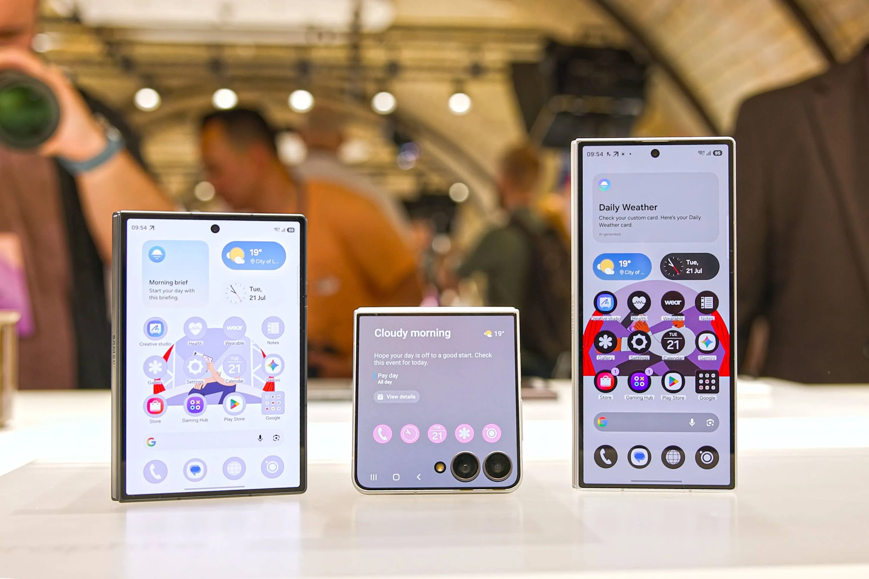 Samsung zeigt 4,1mm dickes Ultra-Handy – die eigentliche Sensation ist ein anderes Gerät