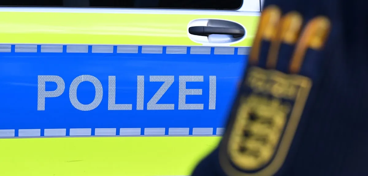 Mitschüler rassistisch beleidigt? Hausdurchsuchungen bei sieben Jugendlichen