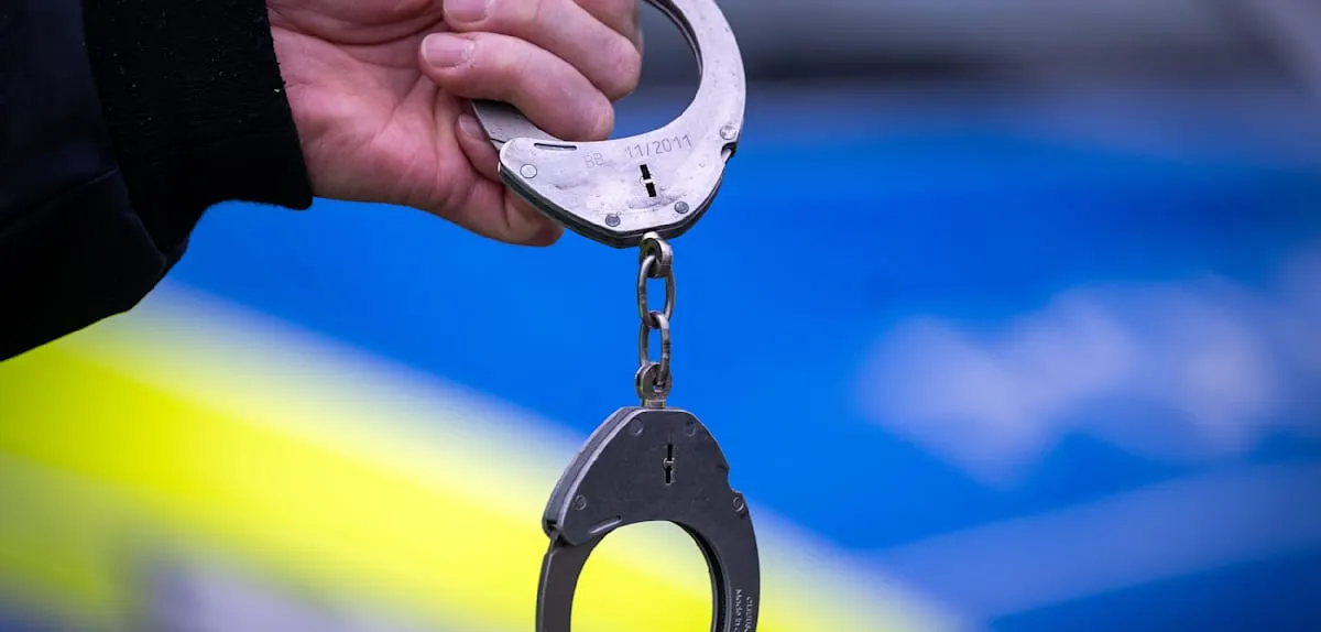 Hinweise auf Mordkomplott – Mutter sticht auf Ex-Partnerin des Sohnes ein