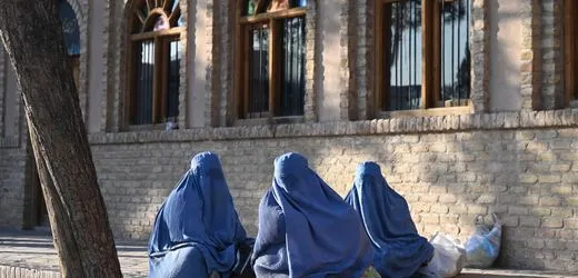 Afghanistan: Wie Taliban in Herat Frauen mit Sittenwächtern drangsalieren
