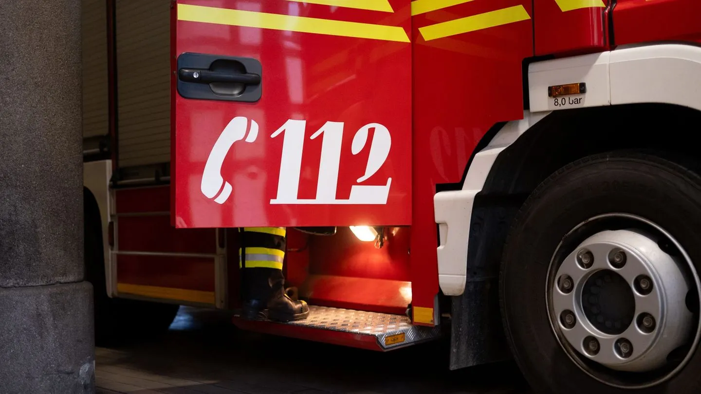 Feuerwehreinsatz: Ein Toter bei Brand in Mehrfamilienhaus in Grabow